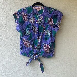 Jaclyn Smith Purple & Green Leaf Button Down Tie Top